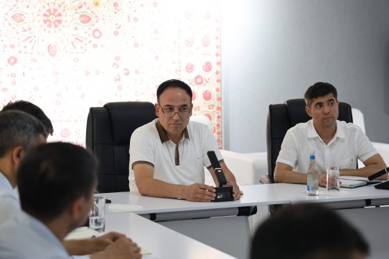 Currently, in accordance with the execution of Resolution No. RP-286 of the President of the Republic of Uzbekistan “On measures to develop cooperation with well-known international brands and support national brands in the industrial sector,” a training seminar is being held via the Zoom platform with the participation of qualified specialists from the Trade Development Company JSC.