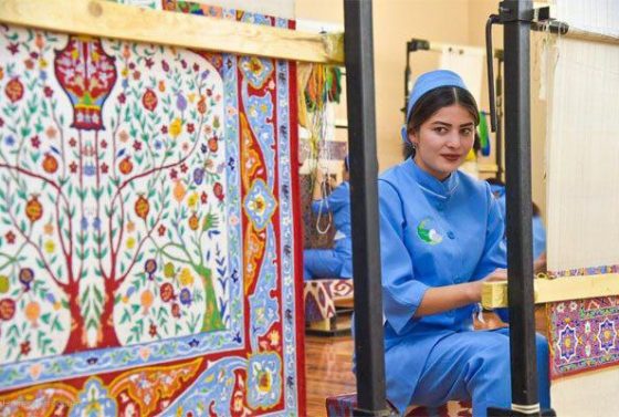 Khorezm Silk Carpets — Bright Examples of National Art!